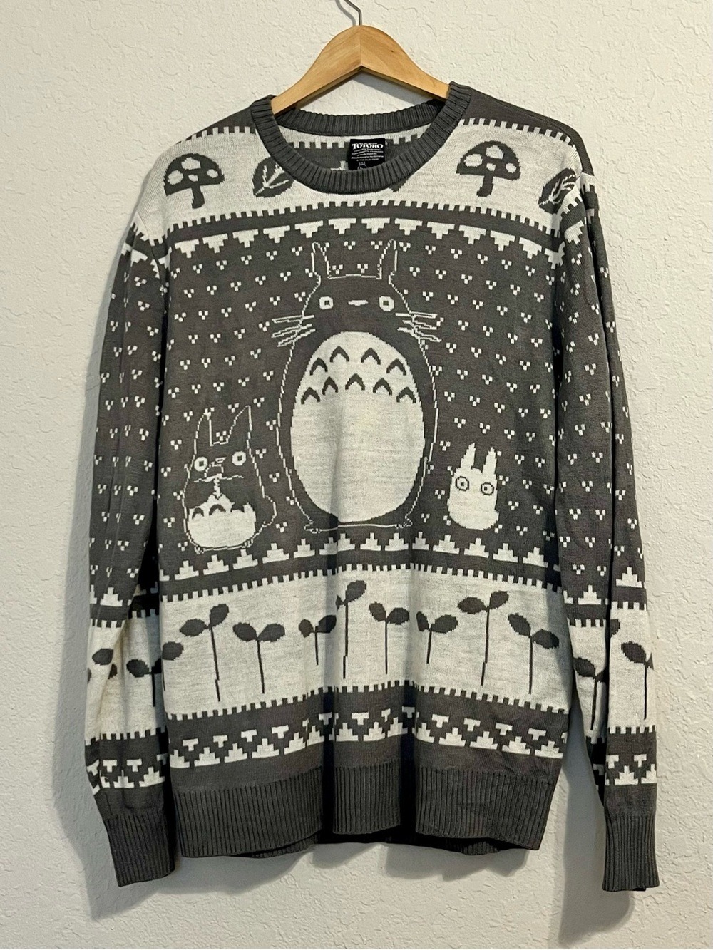 Her Universe My Neighbor Totoro Graphic Sweater L Studio Ghibli Catbus Kawaii